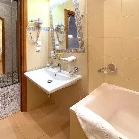 Hotel Penthouse In Eney Lviv