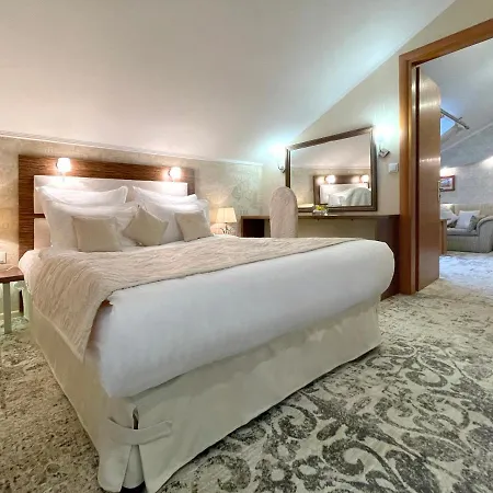 Penthouse In Eney * 리비프